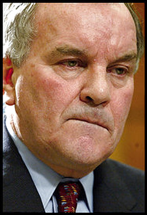 http://www.chicagoclout.com/weblog/archives/Mayor%20Daley%20crook.jpg